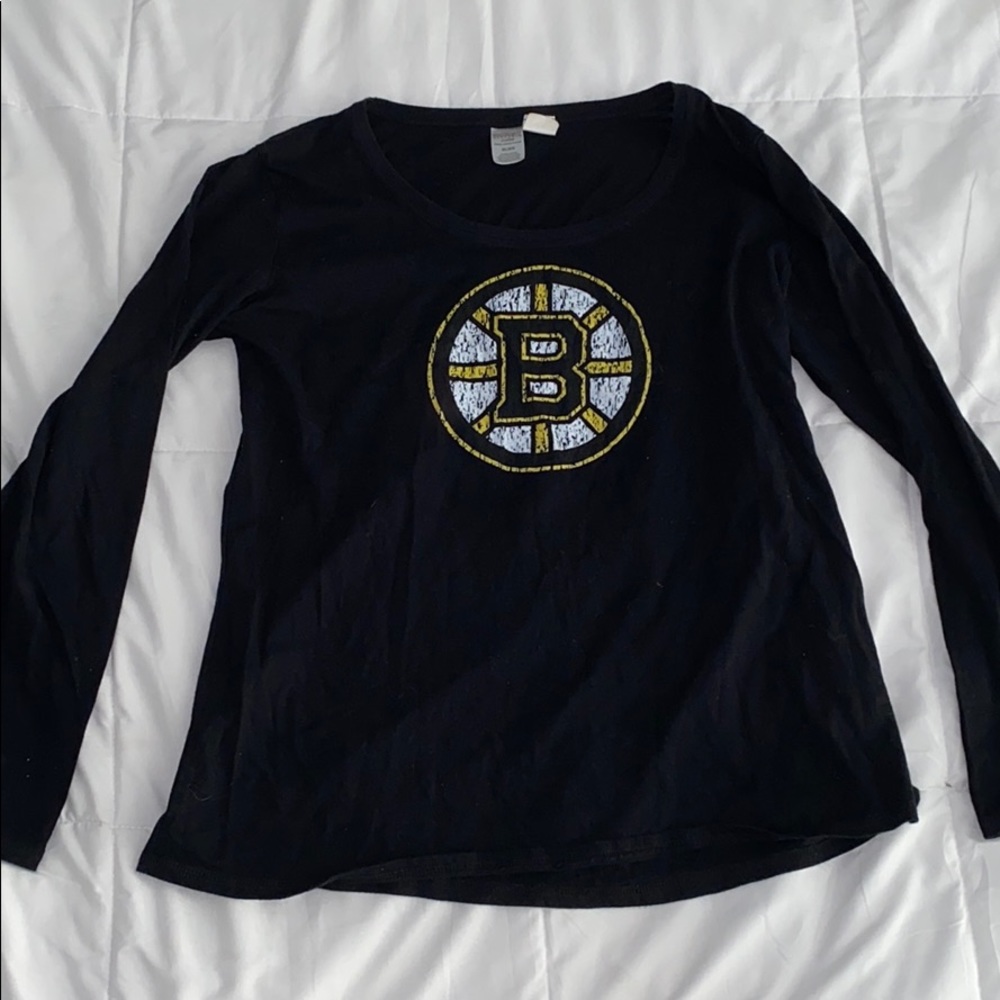 Women’s bruins shirt